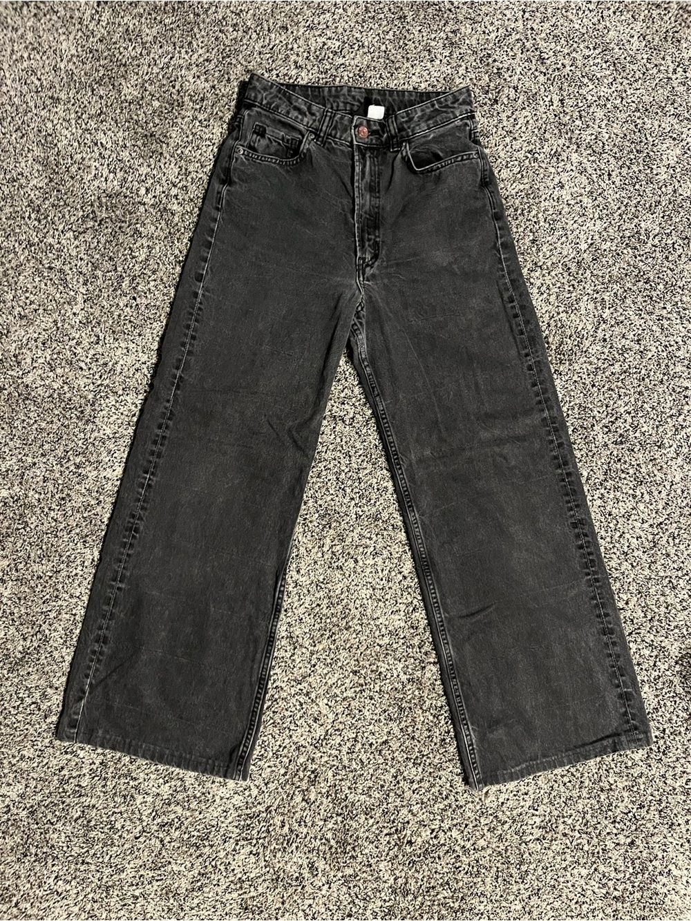 H&M Divides High-Rise Black Jeans